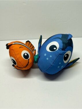 First Years Disney PIXAR Finding Nemo Dory Splash & Swim Buddies Connected Pair